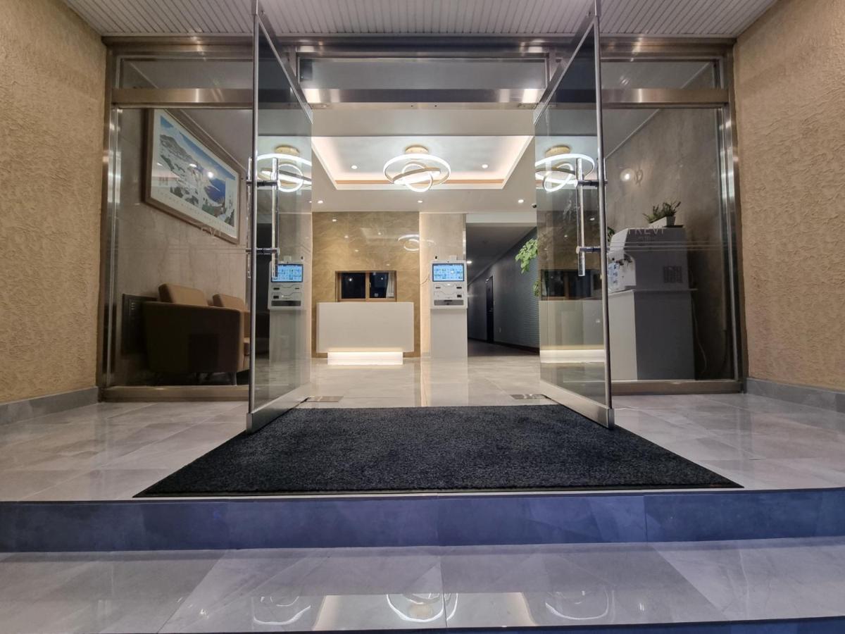 Trevi Hotel Чеджу Екстериор снимка