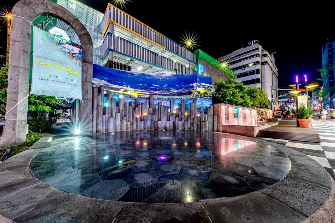 Trevi Hotel Чеджу Екстериор снимка
