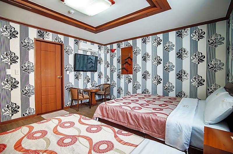 Trevi Hotel Чеджу Екстериор снимка